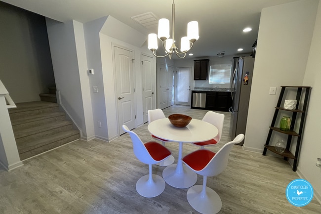 Building Photo - 201 Socket St