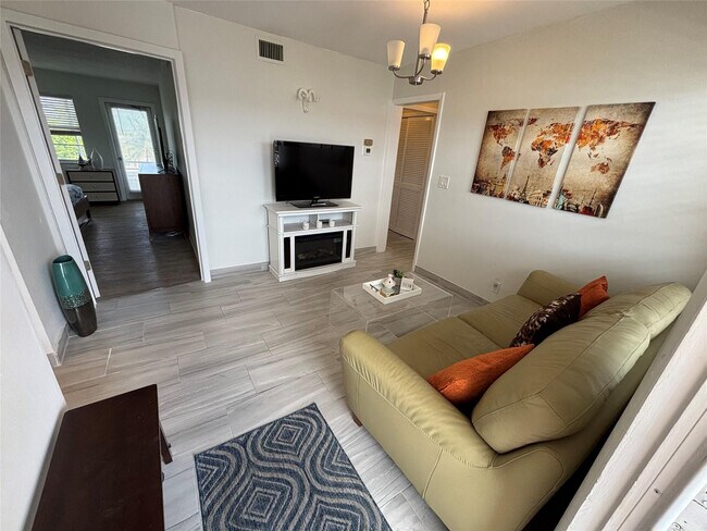 Foto del edificio - 4310 NW 12th Ct