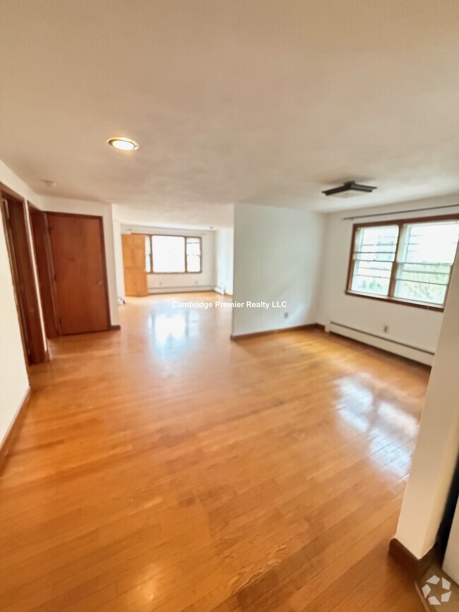 Building Photo - 400 Walden St