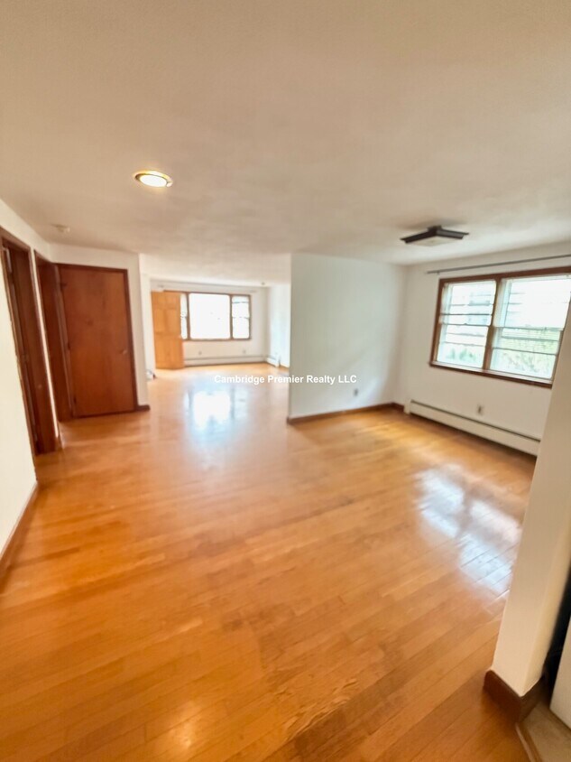 Primary Photo - 400 Walden St