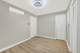 Building Photo - 1603 Welch St