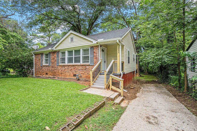 Foto del edificio - Charming 3BR/2BA Ranch Just off Glenwood Rd!