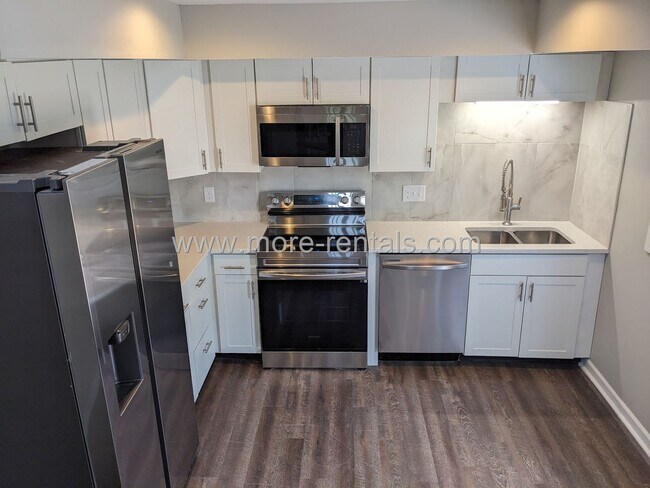 Foto del edificio - Updated German Village house area with attached garage