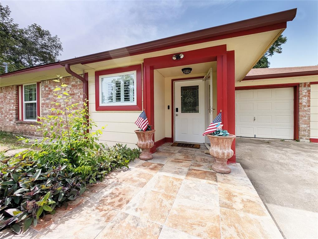Foto principal - 3215 Royal Oaks Dr