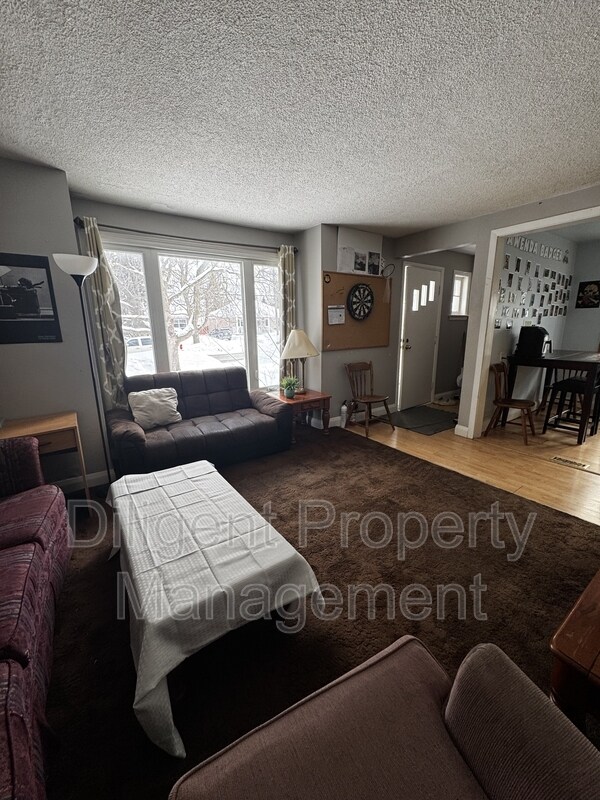 Photo du bâtiment - 180 Dumble Ave