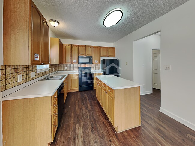 Foto del edificio - 4763 Asherton Pl NW