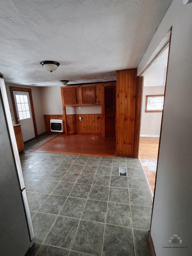 Foto del edificio - 328 N Pond Rd