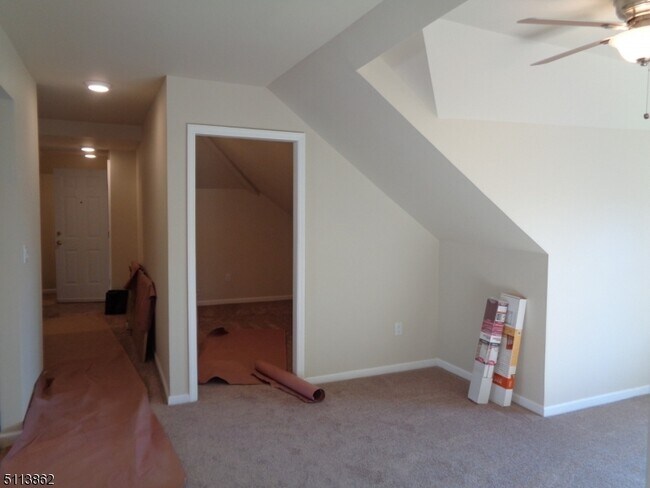 Building Photo - 464 Chestnut St