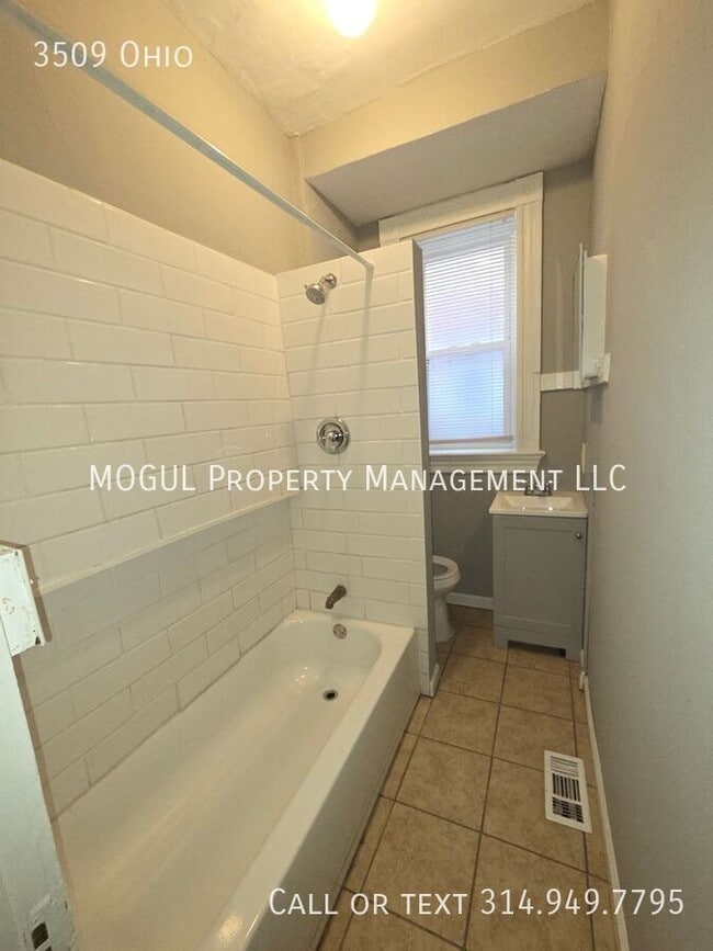 Building Photo - 3509 Ohio-