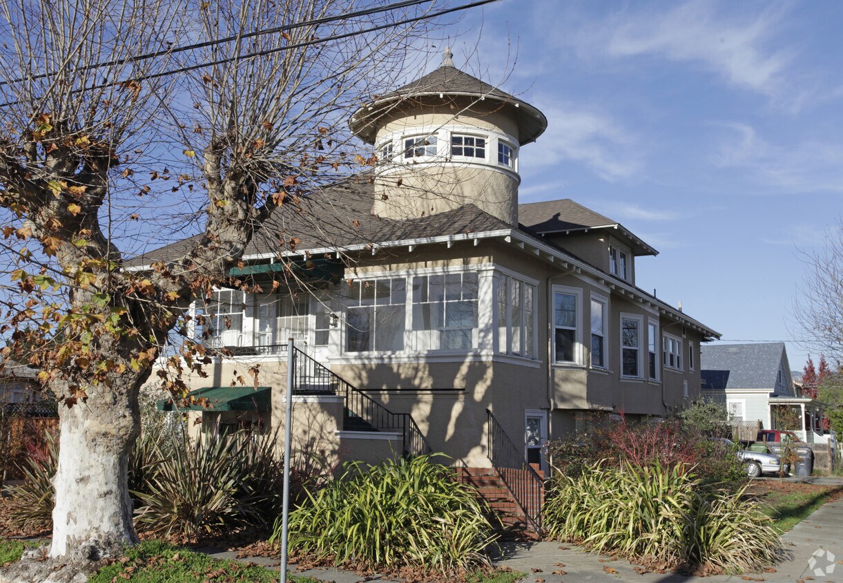 Primary Photo - 299 Wilson St