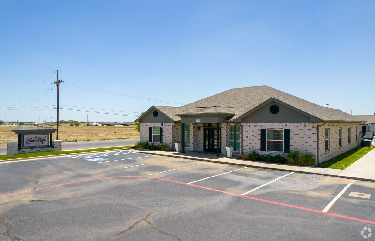 Primary Photo - Arden Ridge Apartments