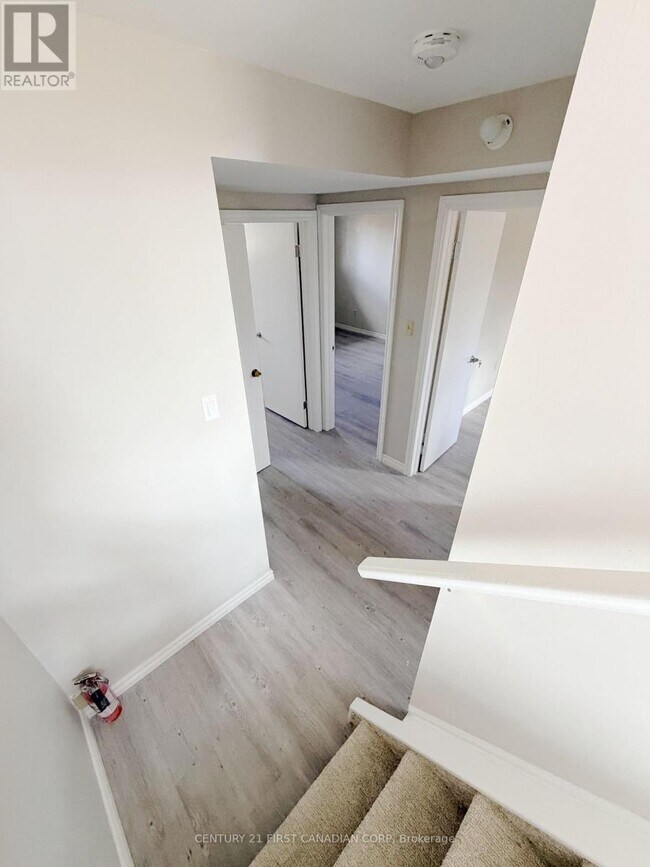 Photo du bâtiment - 711 Algoma Ave