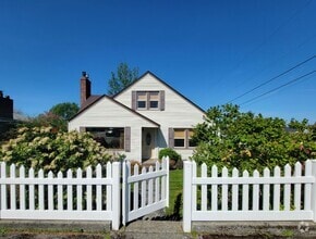 Building Photo - 2107 Perry Ave