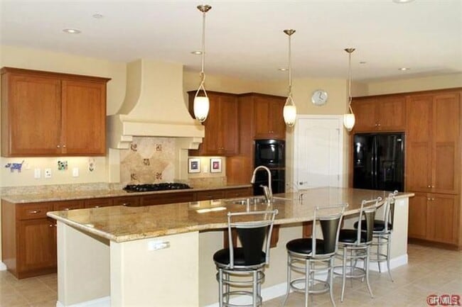 Building Photo - 1148 Vaquero Way