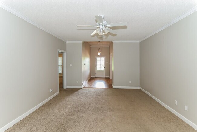 Foto del edificio - 8895 Linell Cove