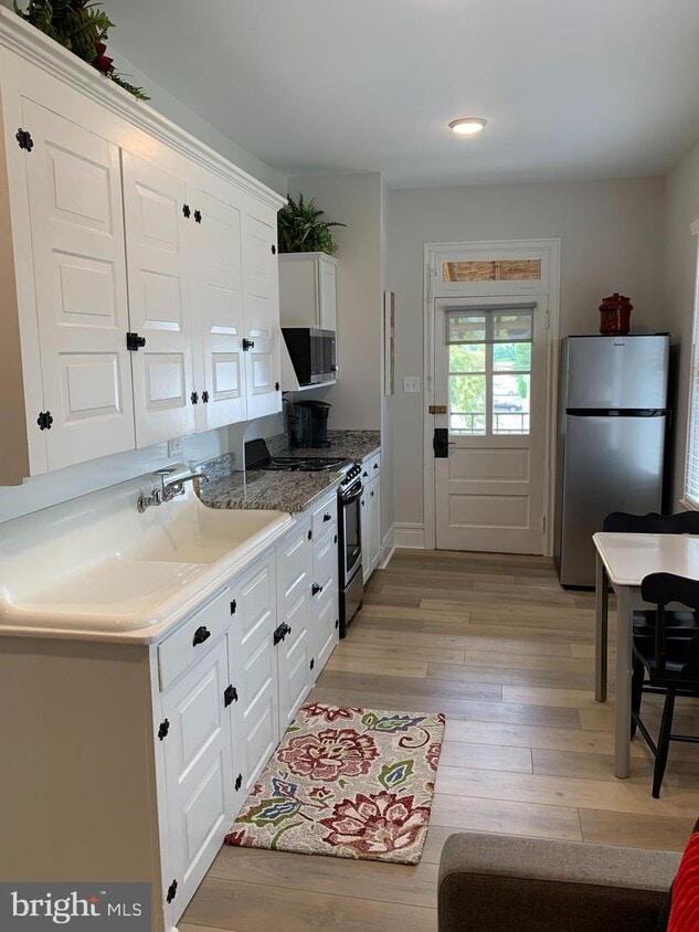 113 E Baltimore St Unit 2, Greencastle, PA 17225 Room for Rent in