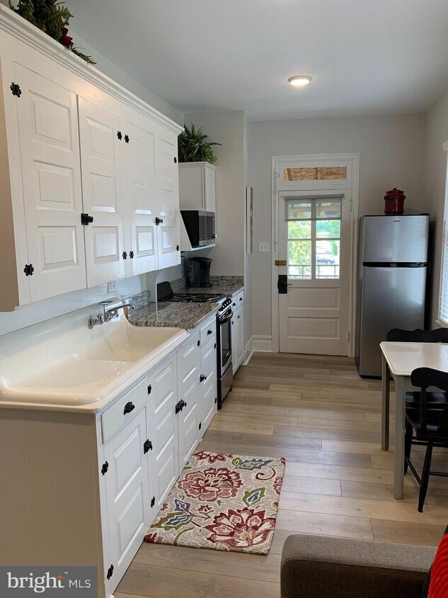 113 E Baltimore St Unit 2, Greencastle, PA 17225 Room for Rent in