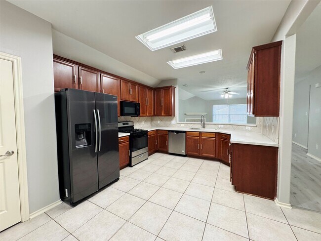 Building Photo - 24631 Hampton Lakes Dr