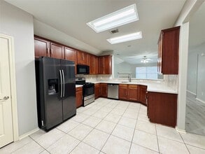 Building Photo - 24631 Hampton Lakes Dr