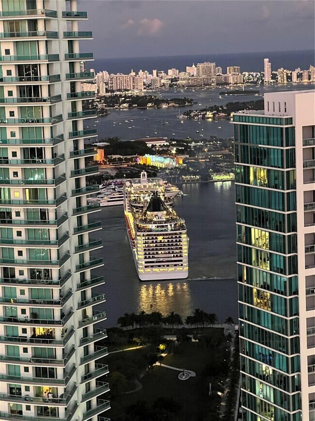 Foto del edificio - 851 NE 1st Ave