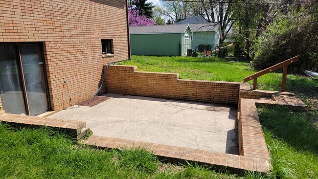 Foto del edificio - 340 Potomac Ave