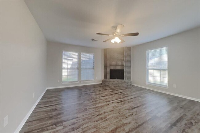 Foto del edificio - 3607 Sweetgum Hill Ln