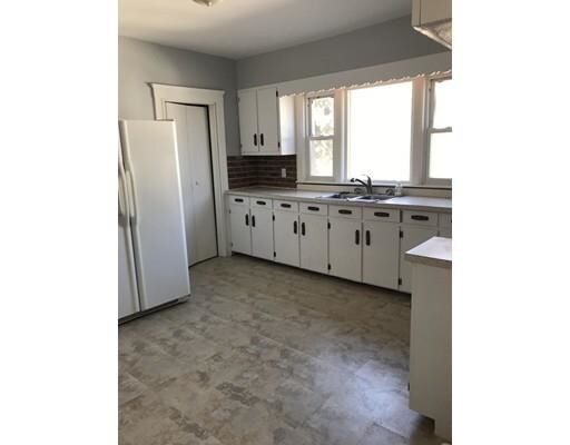 Building Photo - 33 Claremont St