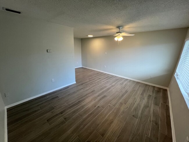 Building Photo - 1 Bed/1 Bath - Unit 230