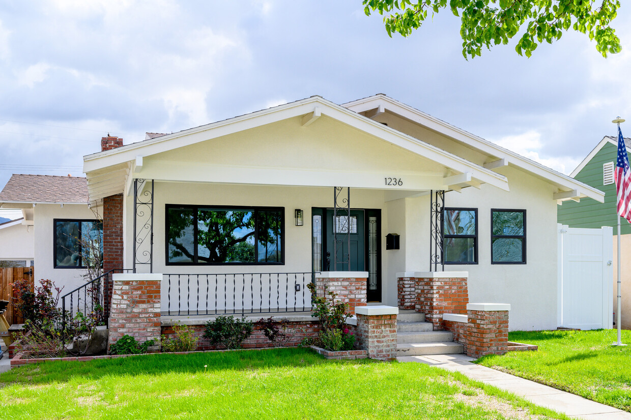 Primary Photo - 1236 N Reese Pl