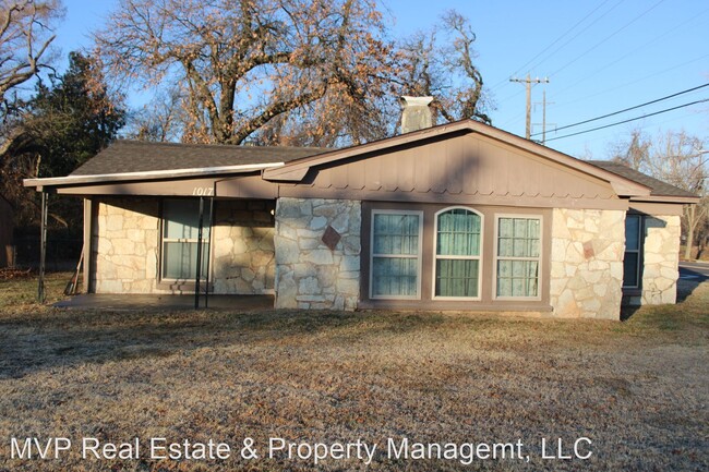 Building Photo - 2 br, 1 bath House - 1017 N Post Rd