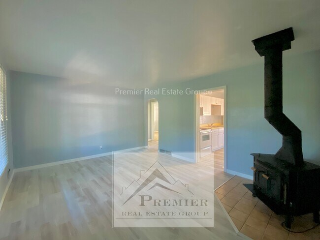 Photo - 321 W Ramona Ave House