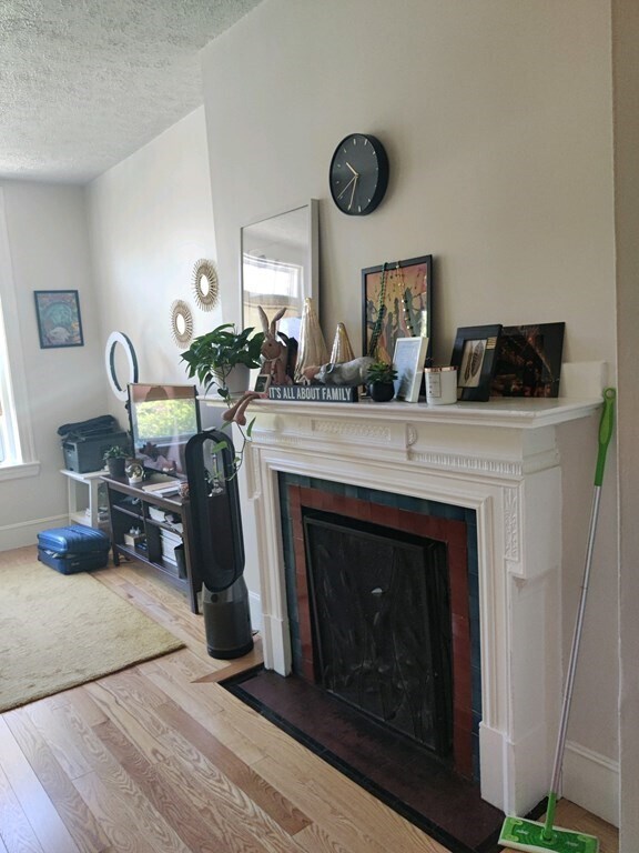 Foto principal - 239 W Newton St