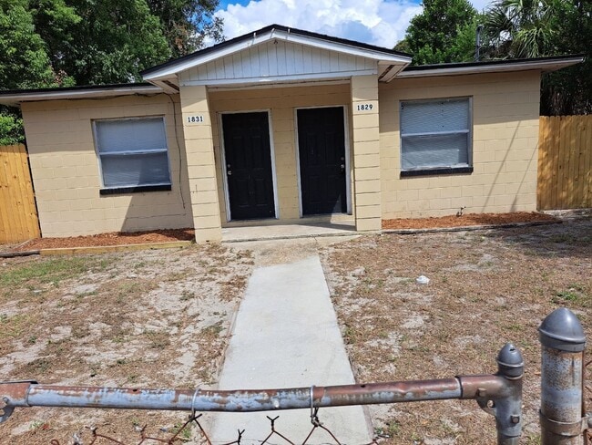 Building Photo - 1829 Lambert St