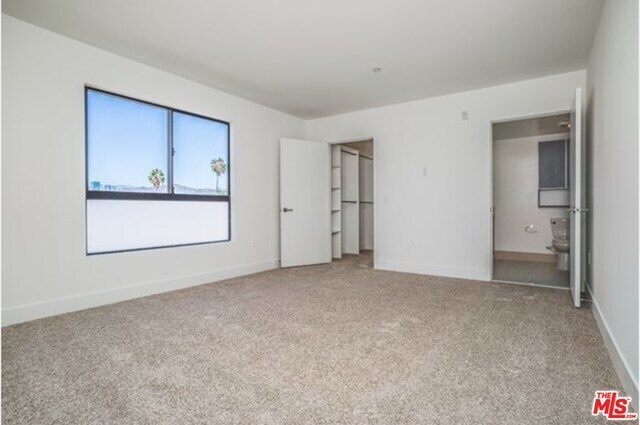 Foto del edificio - 6217 Waring Ave