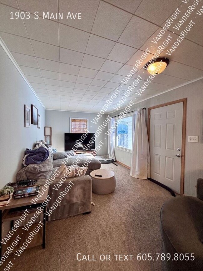 Building Photo - 1903 S Main Ave