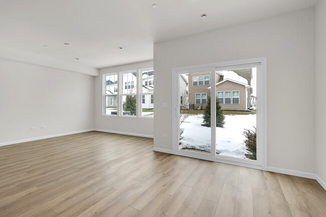 Building Photo - 5918 Hawkweed Dr