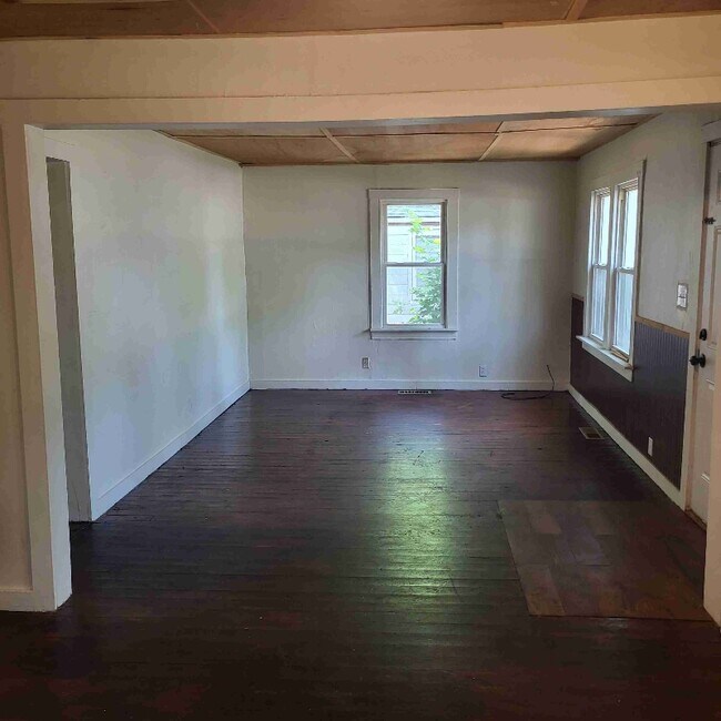 Building Photo - 2176 Laurel Ave