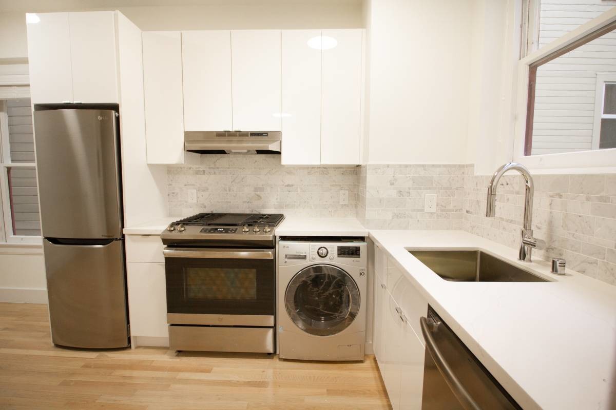 Primary Photo - 1280 Grove St