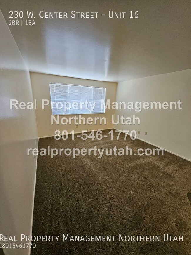 Building Photo - Top Floor Two Bedroom Apartment in Bountiful