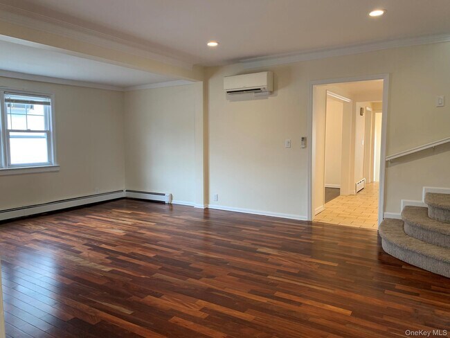 Foto del edificio - 24 Hall Ave