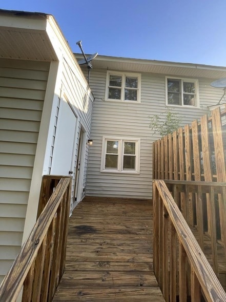 Building Photo - 210 S Hollybrook Rd
