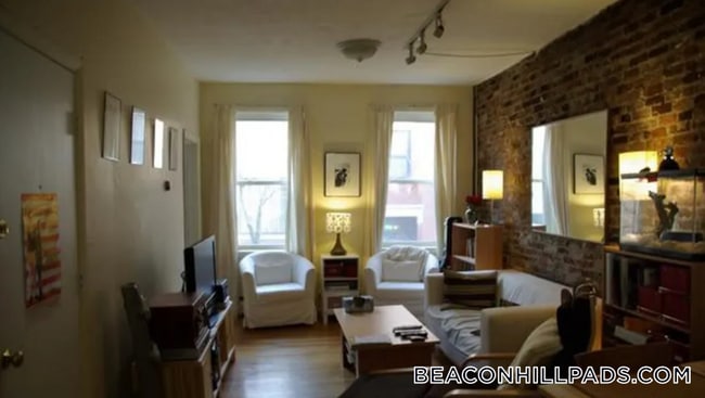 Building Photo - 15 Garden St