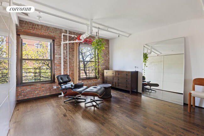 Building Photo - 178 N 5th St