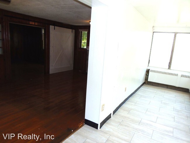 Building Photo - 2777 Thorndale Ave