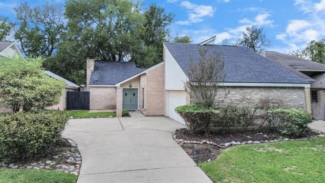Building Photo - 1911 Rock Fence Dr