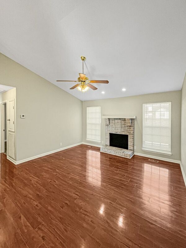 Foto del edificio - 1084 Williamson Rd