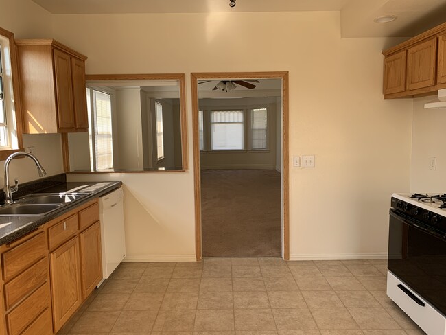 Building Photo - 358 Ximeno Ave