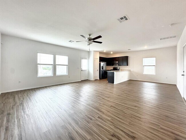 Building Photo - 6017 Lofgren Cv
