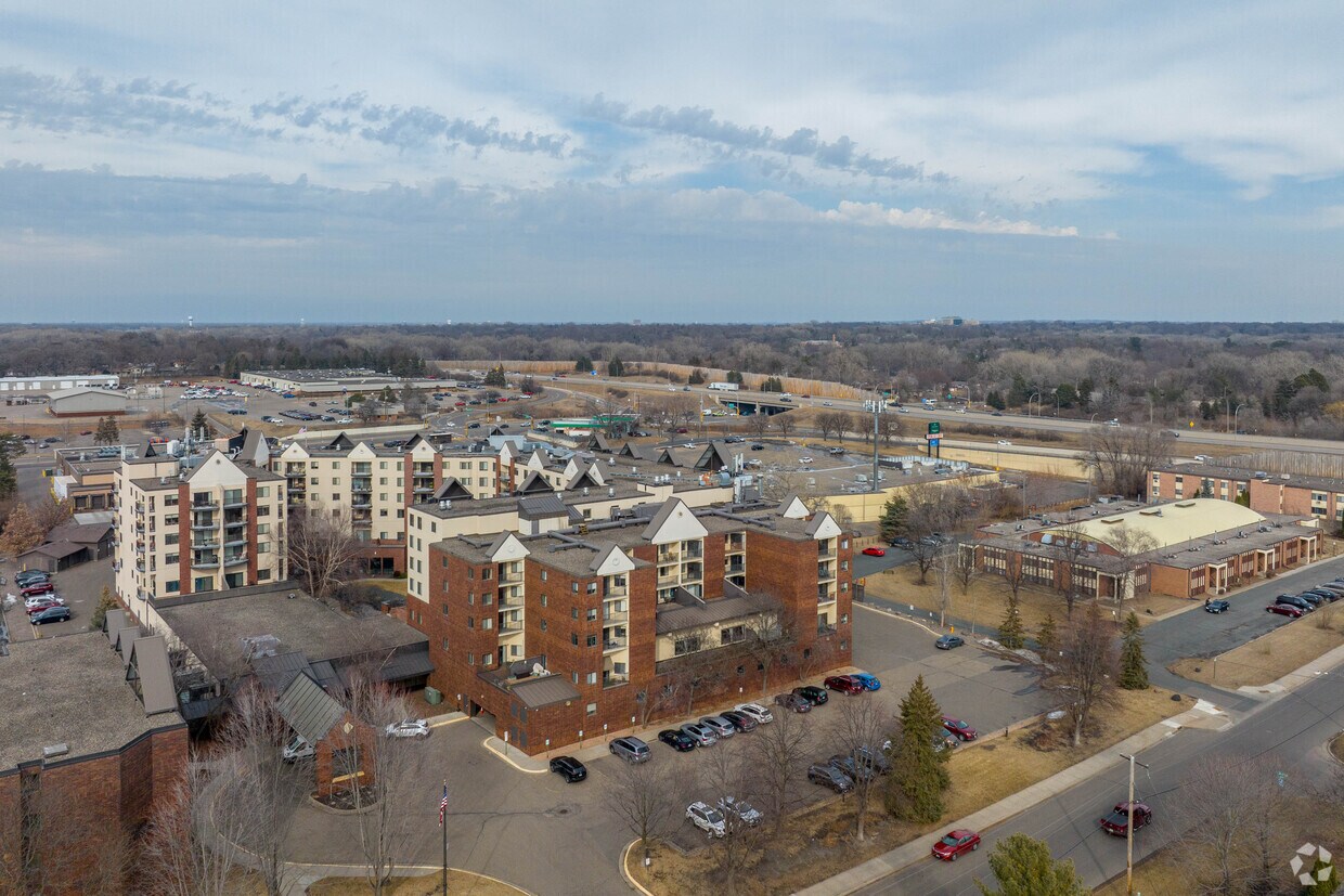 Aerial Photo - Covenant Living of Golden Valley