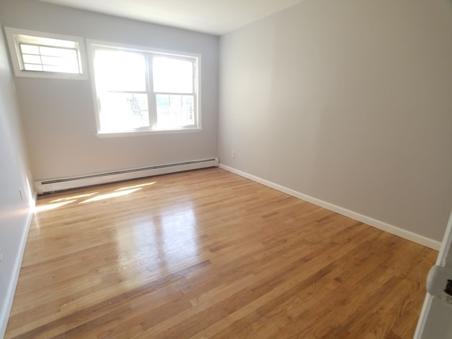 Foto del edificio - 520 Glenmore Ave